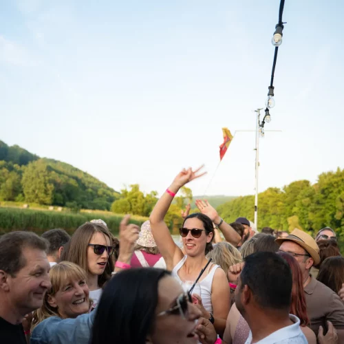 Discodampfer Partygäste II
